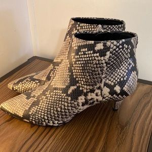 Snakeskin pointed toe zip up booties with 2”kitten heel